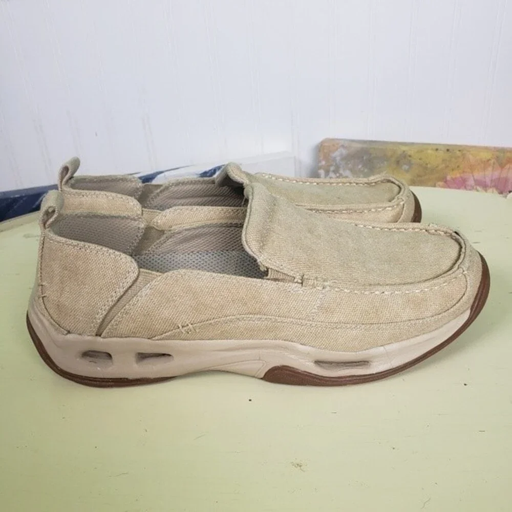 Men's Rugged Shark Beige Slip On Loafer Boat Shoe Hexagirp Squall sz 8.5M